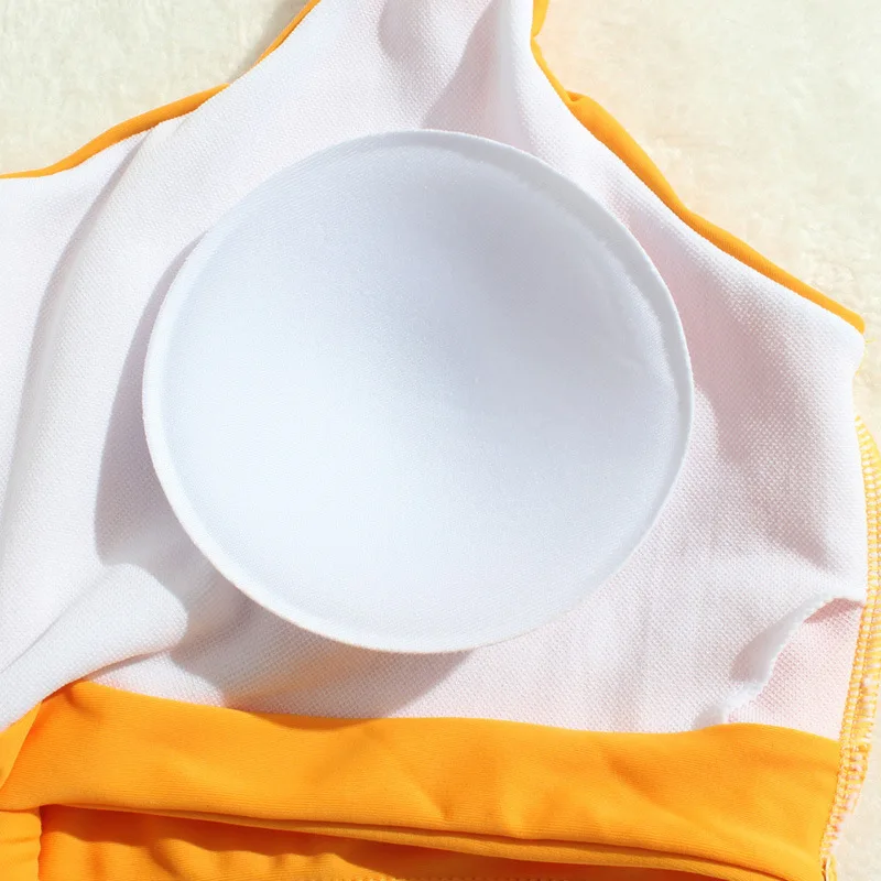 13244874161_2124227304