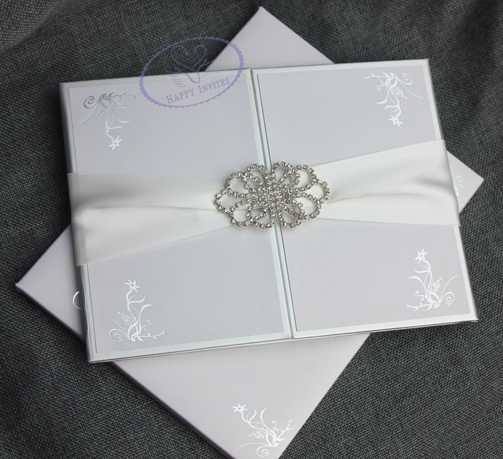 HI1109 - 06 Elegant White Hard Cover Wedding Invitation Card with Personal Silver Foiling Printing Made in China