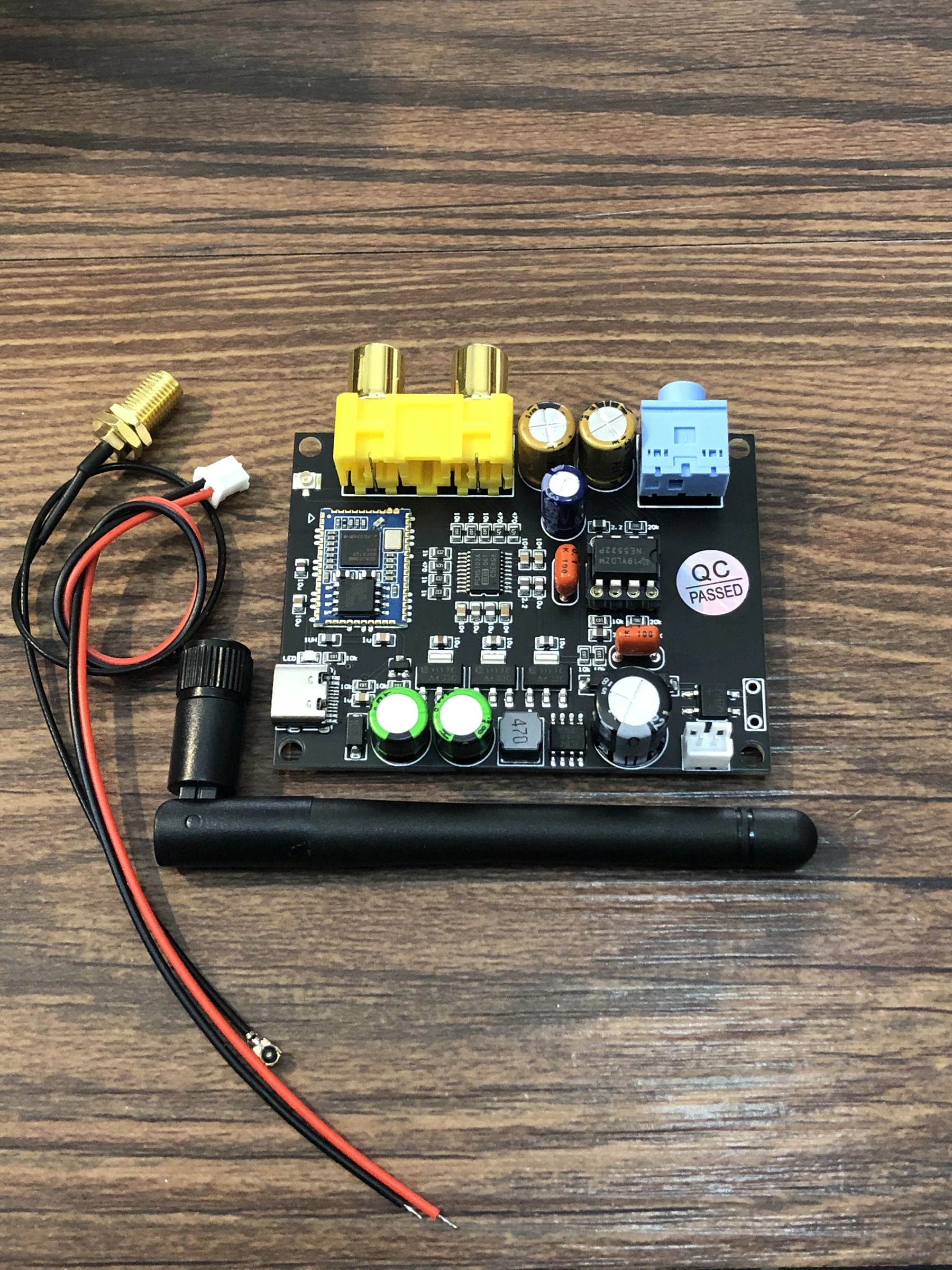 

QCC5125 Bluetooth-compatible 5.0 decoder board Super CSR8675