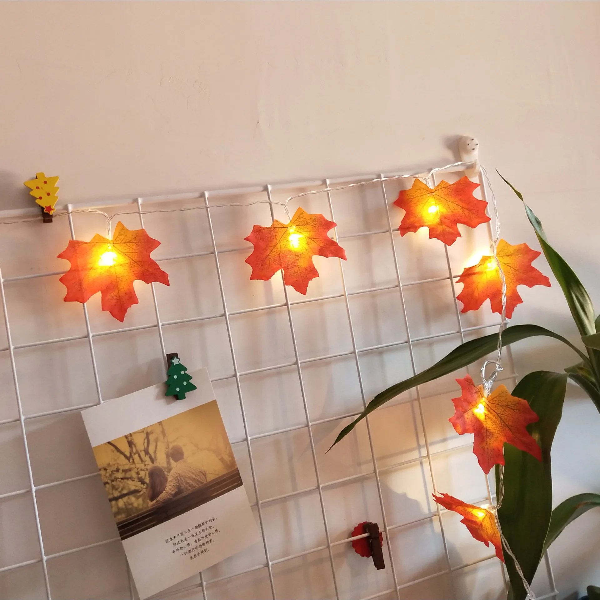 

New Christmas Day pendant leaf maple leaf lamp string courtyard party room ins decorative lights cristmas decoration