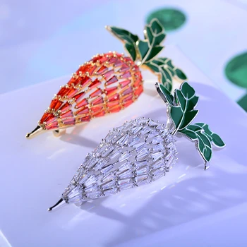 

Cute Carrot Radish Brooches for Women Luxury Rhinestone Zircon Accessories Pins Crystal Christmas Brooch Pin Fruit Jewelry Gift