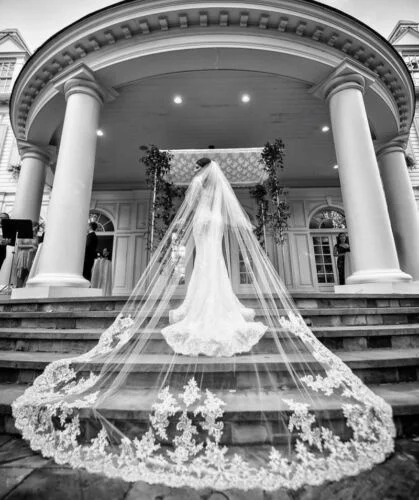 

Cathedral Chapel Ivory White Wedding Bridal Veils Lace Simple With Comb Bride 2T