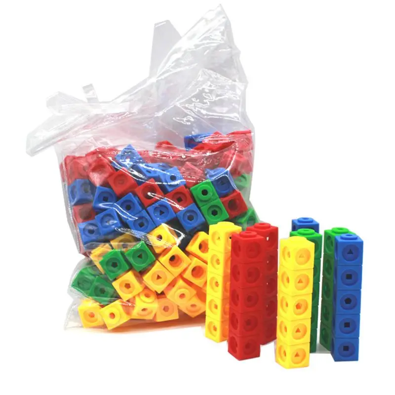 kids connecting blocks