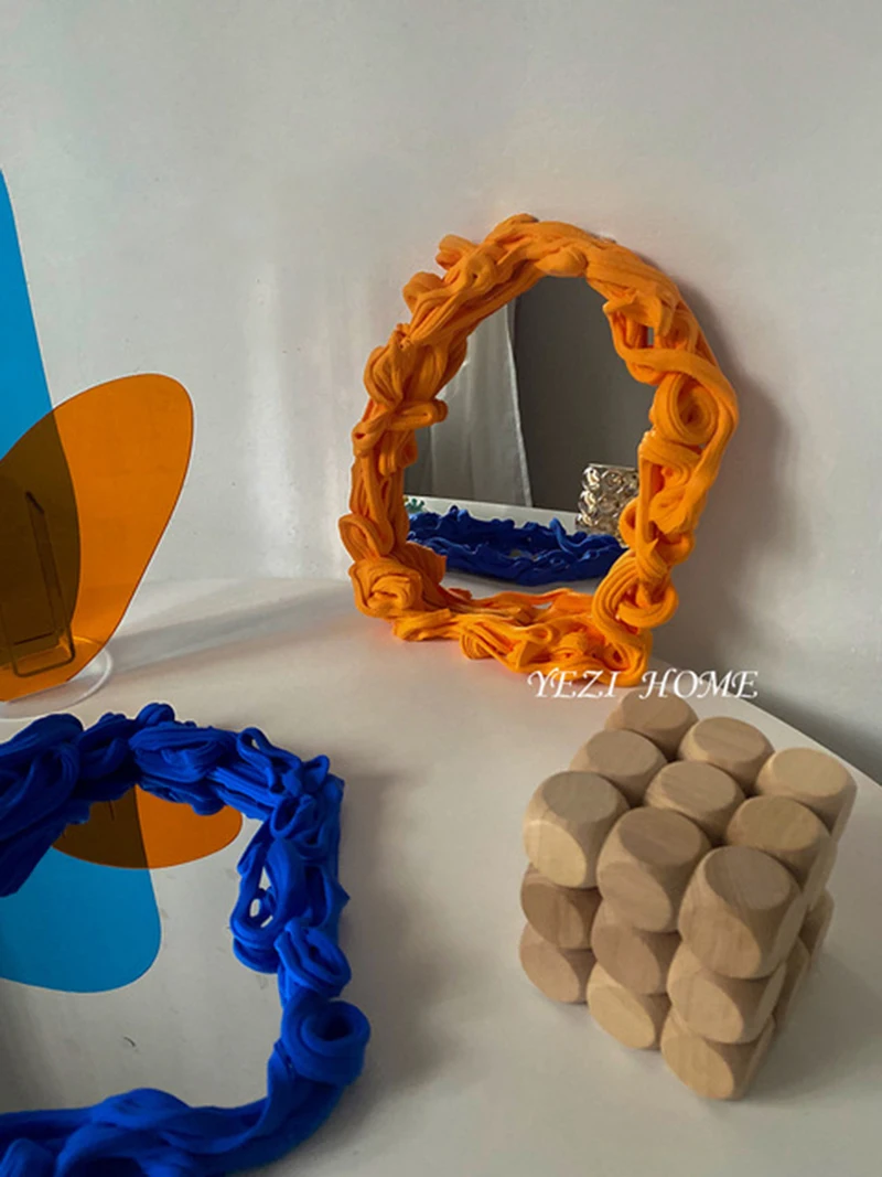 照らされた粘土の装飾的な鏡,自家製の青いアクリルミラー,花の装飾