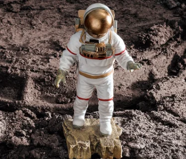 Смола космический человек скульптура блуждающая земля астронавт орнамент модель домашний декор ремесла подарок офис статуя космонавта Статуэтка LF813 - Color: style 2