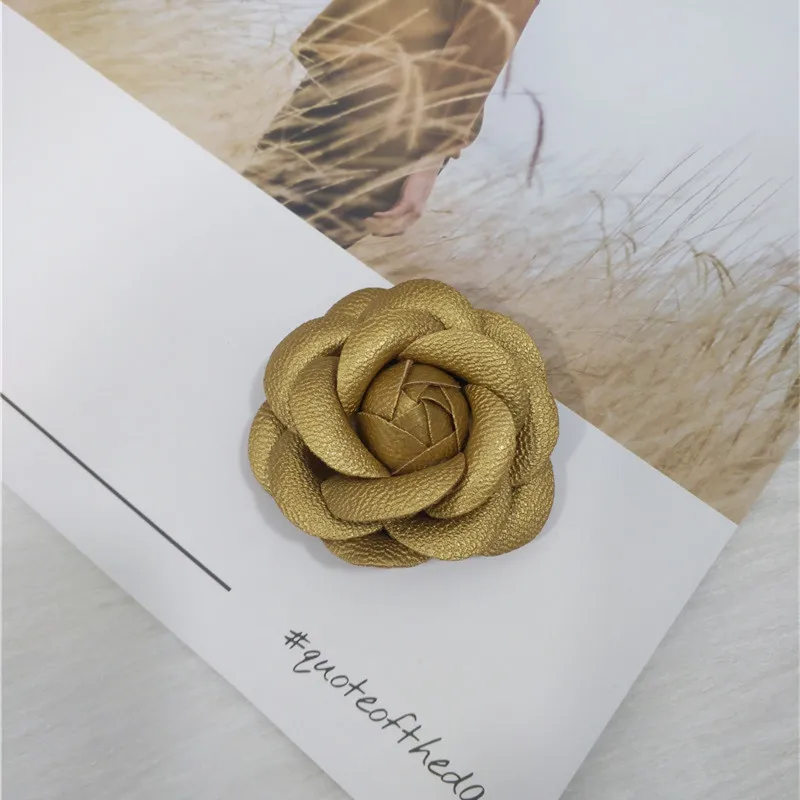 Женская Брошь из натуральной кожи на булавке, брошь большого размера, винтажная Роскошная брендовая жемчужная подвеска, большая белая брошь в виде цветка камелии - Окраска металла: flower  gold