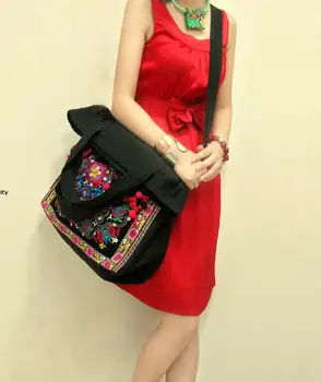 

Ethnic style retro embroidery bag Single Shoulder Bag Messenger Bag Travel Leisure Canvas Bag