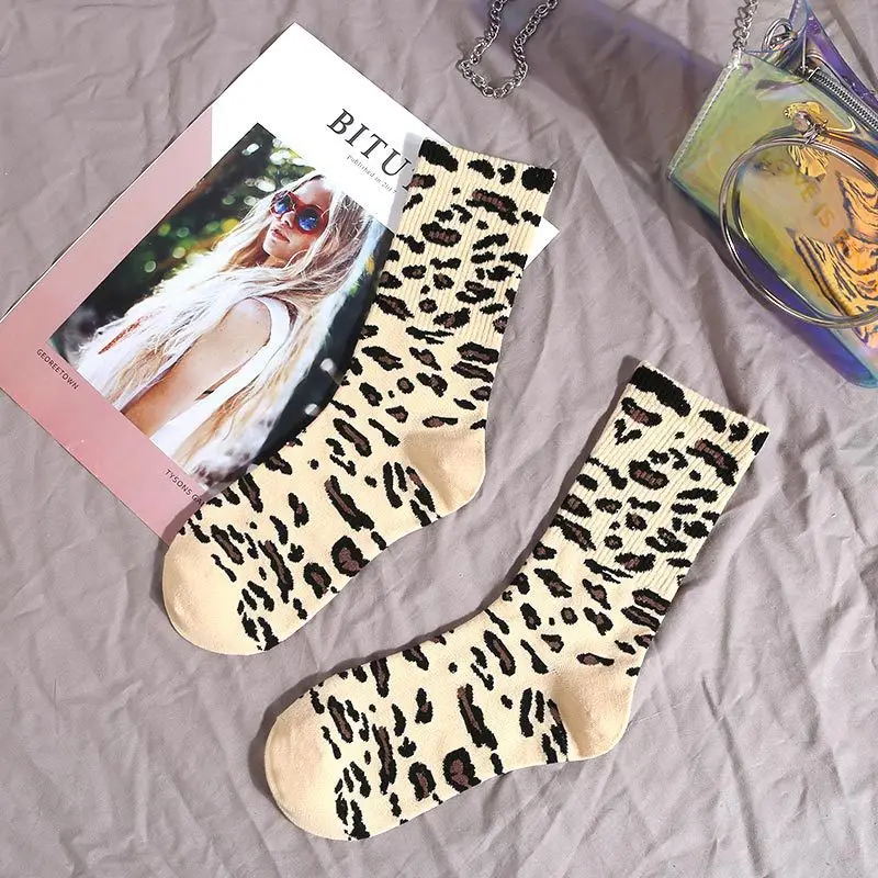 Женские модные носки с леопардовым принтом, зимние теплые винтажные носки в стиле Харадзюку в стиле ретро для девочек, рождественский подарок, осень, распродажа - Цвет: Бежевый