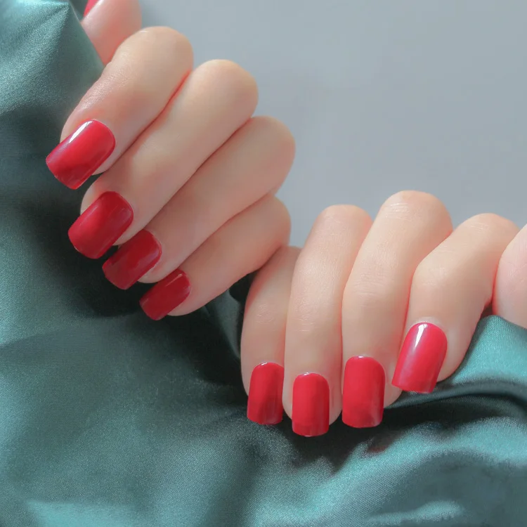 24 шт., модные французские короткие накладные ногти с клетчатым дизайном для девочек, яркие цвета, классические, идеально подходят для ежедневных накладных ногтей