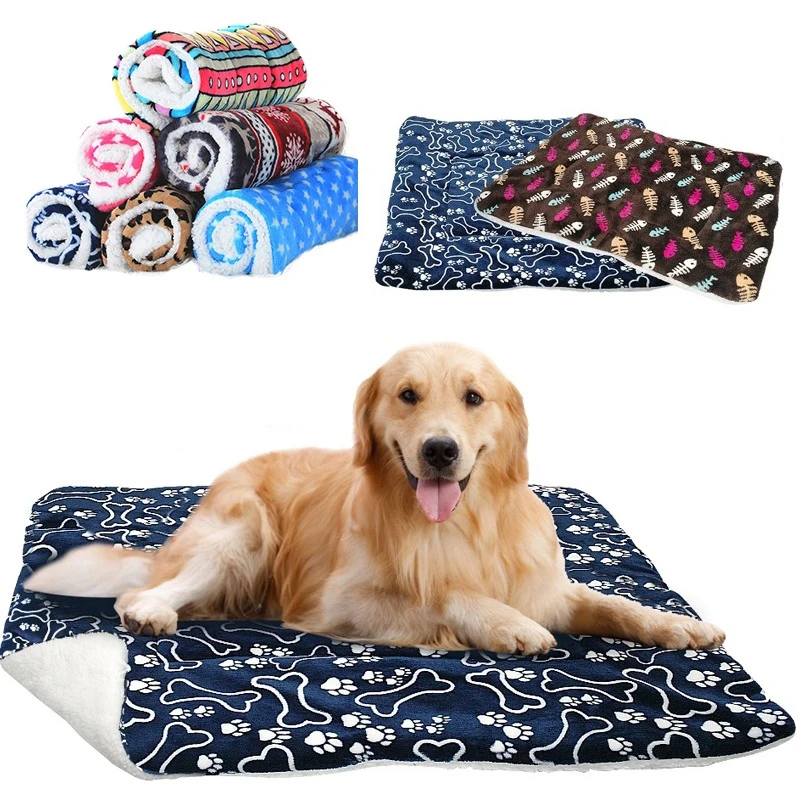Da.Wa Pet Soft and Fluffy Dog Cat Puppy Paw Print Blanket Cushion Sleep Mat Warm Blanket Beds Washiable