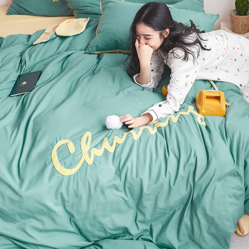 

Nantong Textile Simple Online Celebrity Hot Selling Towel Embroidery Craft Solid Color Four-piece Set Skin Brushed Quilt Bedding