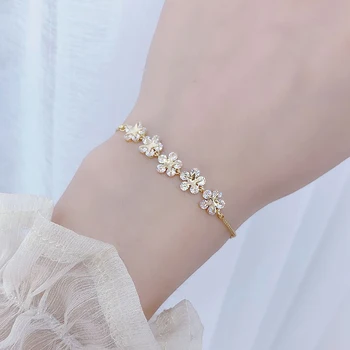 

CH-28 Luxury Super Shine Zircon Flower Bracelet for Women Cute Romantic Lady Daily String