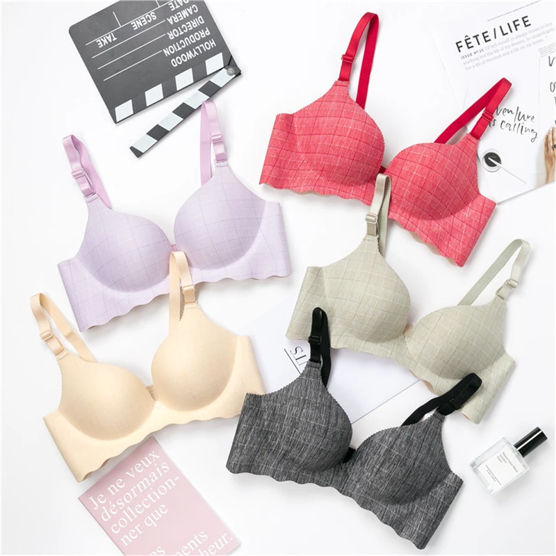 

2019 Wire Free Seamless lace bra small breasts Push Up One Piece sexy Back Closure underwear Women Cup
