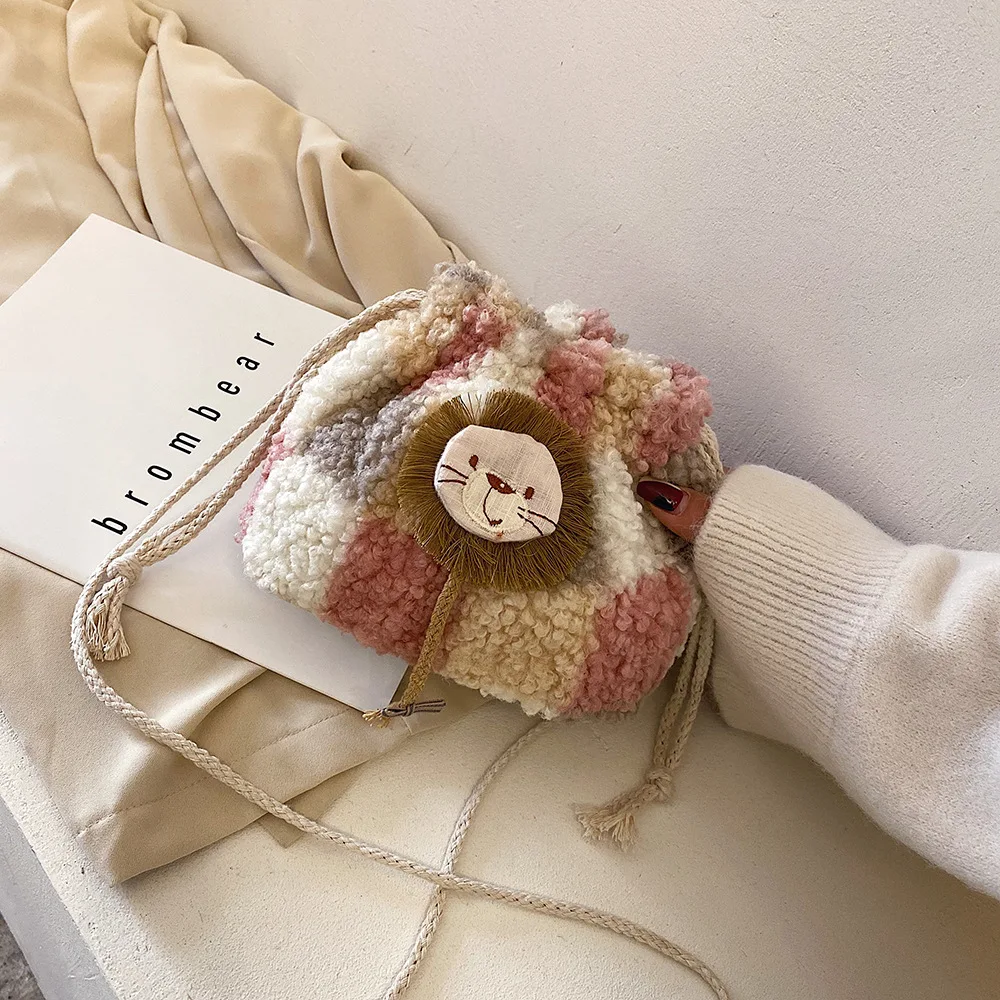 

Autumn And Winter New Arrival Western Style Bag Women's 2020 New Style Versitile Fashion Lambs Wool Shoulder Bag Shoulder Bucket