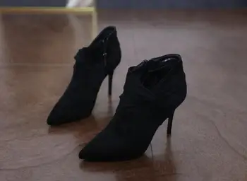 

Fine with ins net red high heels bare boots female 2019 pointed boots autumn and winter new suede