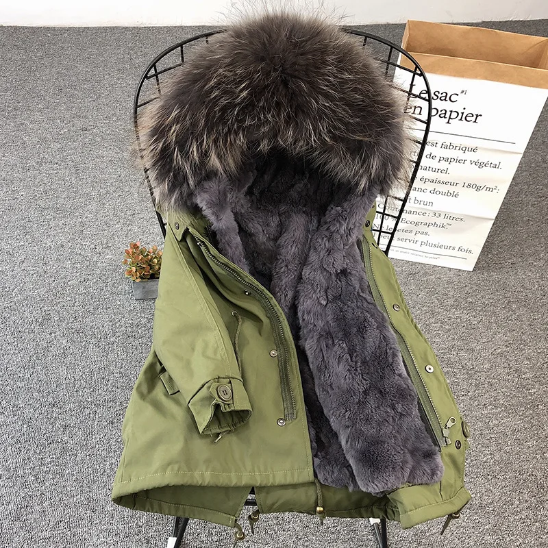 Green dark grey fur Детское пальто коллекция года, модное зимнее пальто с натуральным мехом теплая парка с воротником из меха енота для мальчиков и девочек детская куртка - Цвет: Green dark grey fur