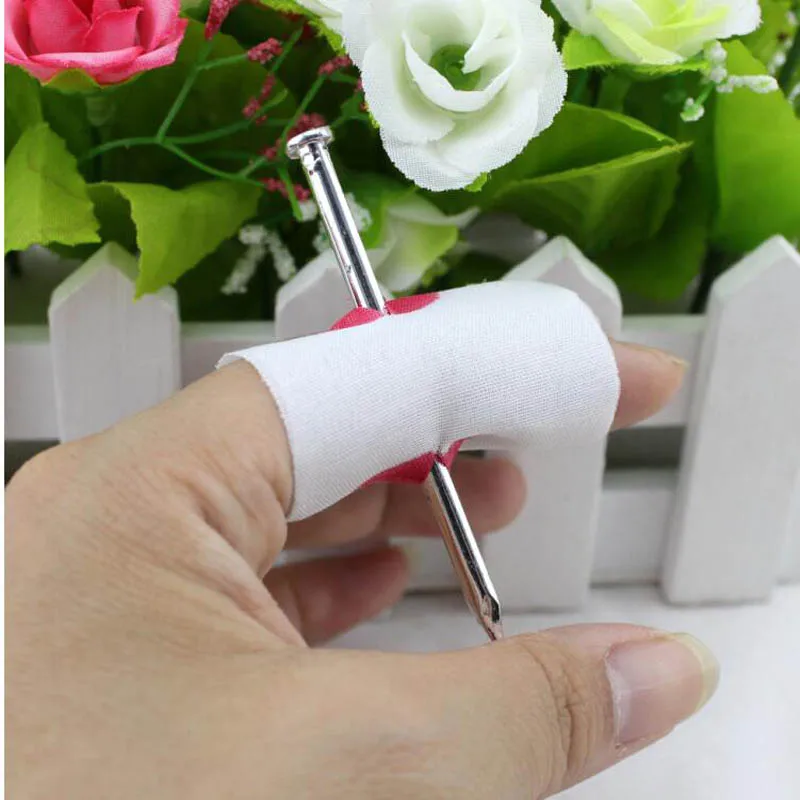 Trick Or Treat! Nail Through Finger Toy Halloween Popular Tricky Nails Magic Props Scary Spoof Kids Novelty Funny Gift | Игрушки и хобби