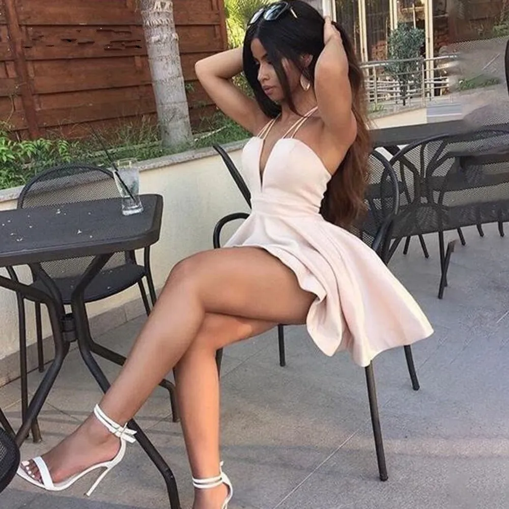 

Sexy V Neck Champagne Homecoming Dresses 2021 Spaghetti Strap Above Knee Mini Short Party Gown vestido de cocktail Dress