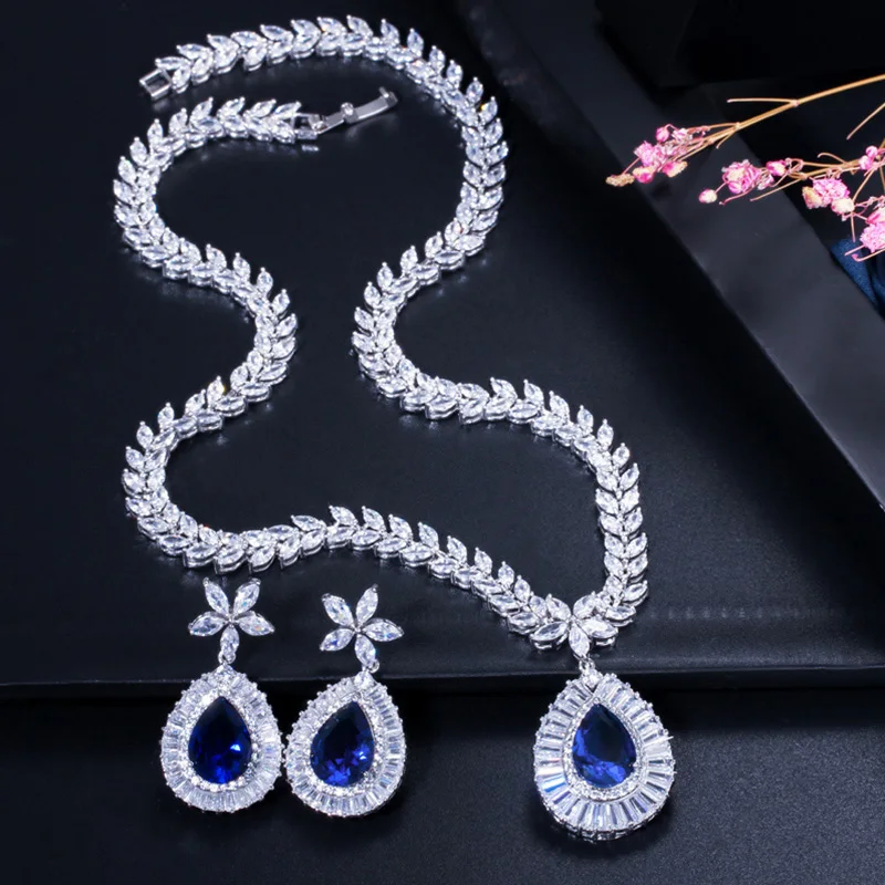 Комплект из колье и серёг с фианитом в виде капли воды|necklace and earring set|necklace earringsdrop