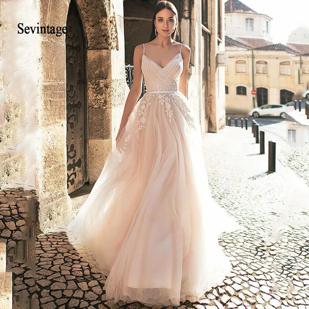 

Sevintage 2020 Simple Spaghetti Wedding Dresses Bohemian Lace Applique Lace Up Beach Bride Gowns Sweep Train robe de mariйe