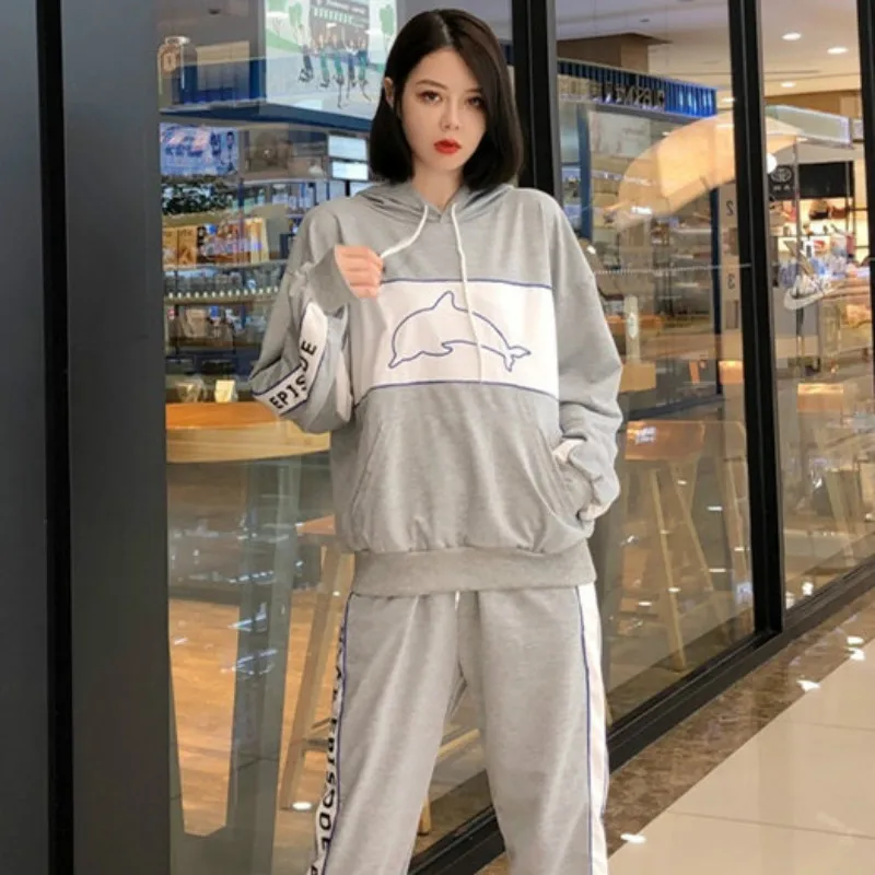 

2019 New Fashion Tracksuit Dolphin Print Two Piece Set Top and Pants Women Sweat Suit Long Sleeve Hoodies Pullover Female Tracks