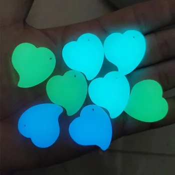 

Bright Luminous Stone Peach Heart Natural Fluorescent Stone Crooked Peach Heart Shining Stone Pendant Night Pearl Ornament