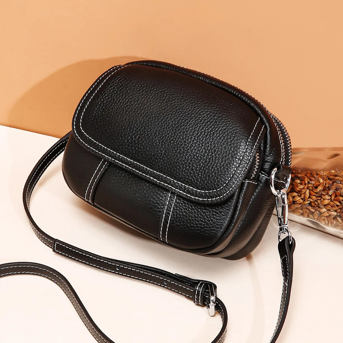 

Spring-Summer New Bag Fashion Models-Style Mini Leather Handbags Leather Small round Bag Shoulder Bag Shoulder Bag 1024