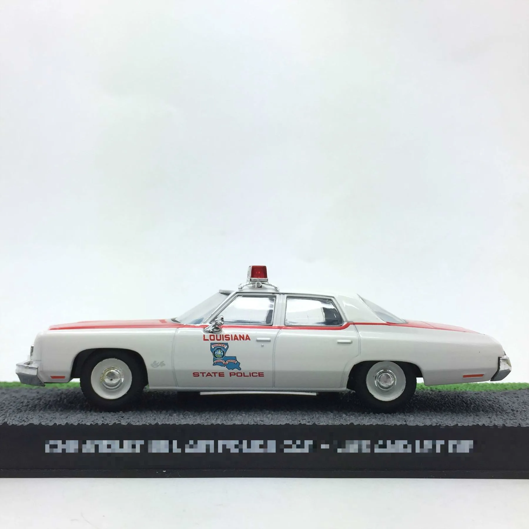 007 серия 1/43 новое специальное Литье металла под давлением модель автомобиля настольные украшения игрушки для детей