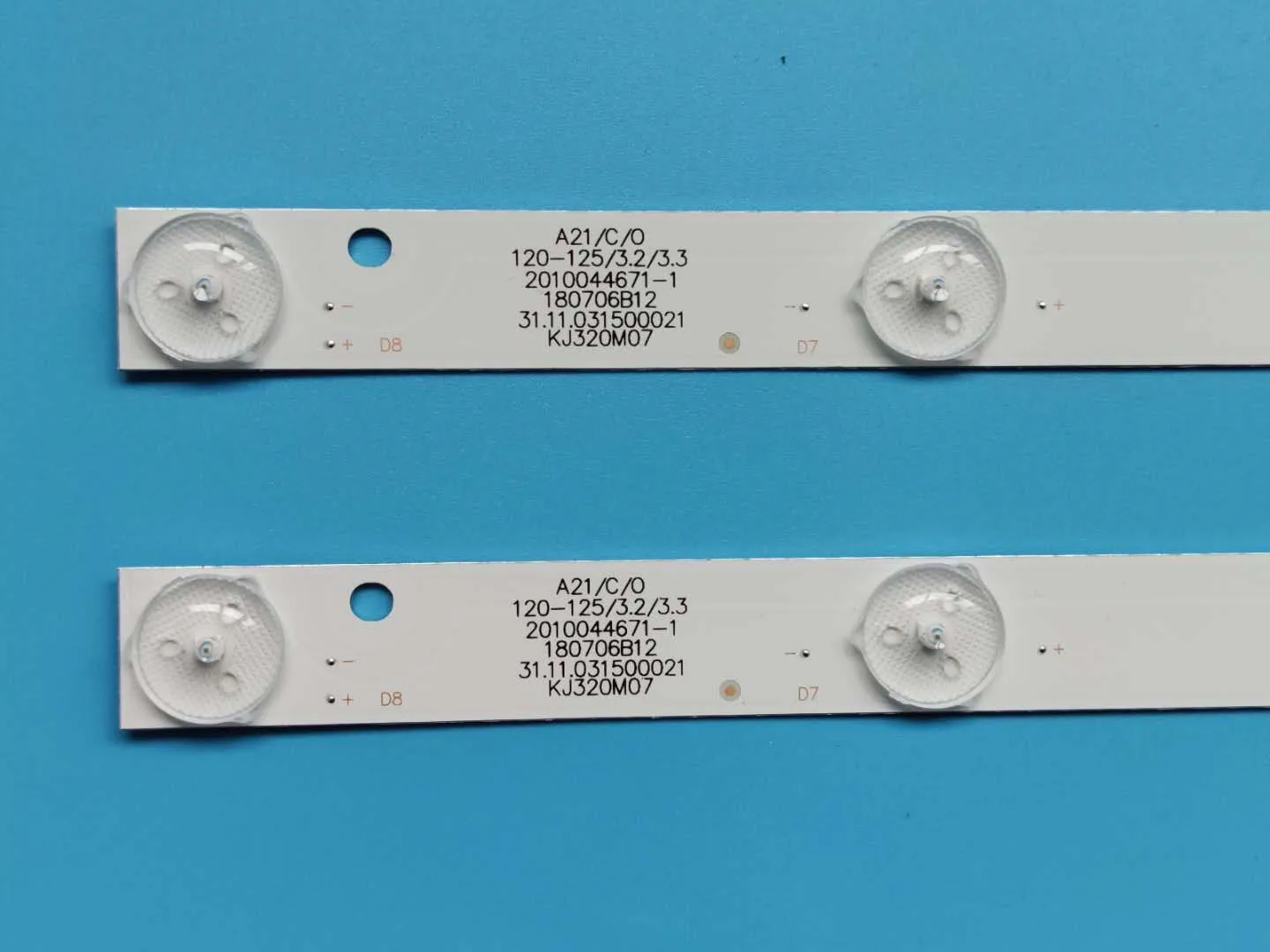 В Применение из LED32HD690 полосы KJ32D08 ZC21F 05 303KJ320038 ML 3215Y LE 8822A32 E503117 M32D 3A LE22A