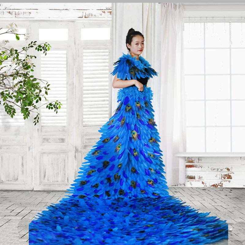 Big trailing peacock dance costume catwalk show large performance studio photography dress shoulderwear prop