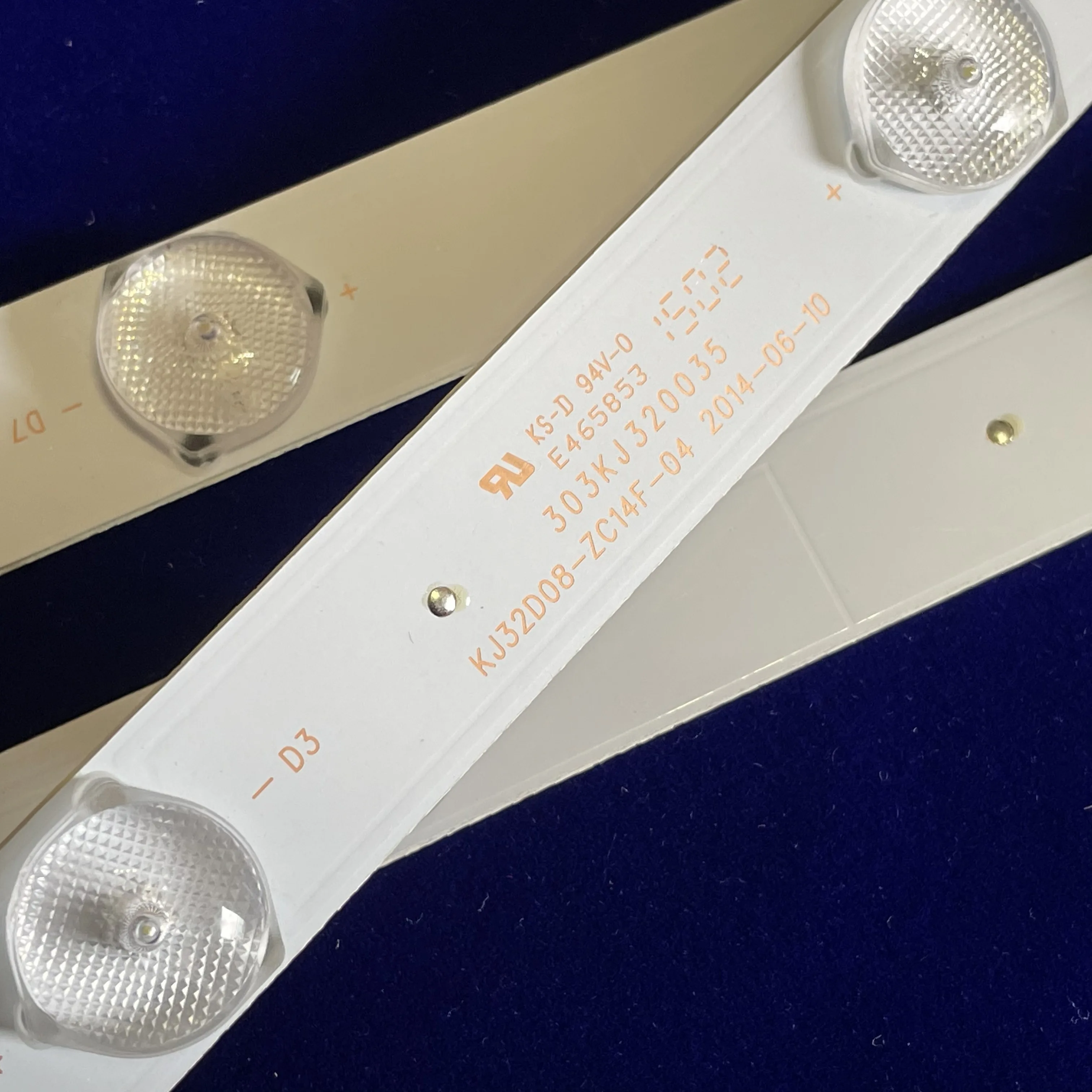 

LED Strip KJ32D08-ZC21F-04 ZC14F-05 303KJ320036 303KJ320038 LED32HD690 ML-3215Y LE-8822A32 DLED32HD2X8 0004 Screen MT3151A04