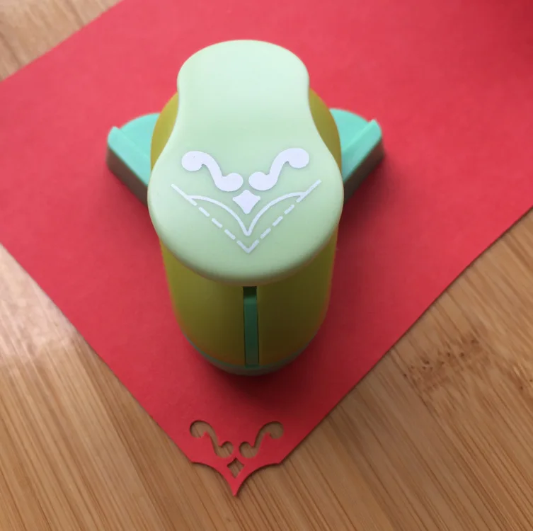 

Hollow out Right Angle ya hua qi Creative Pressed Trim Angle Craft Punch Pressure Horn Work Edge Cutter Embossing Machine DIY fo