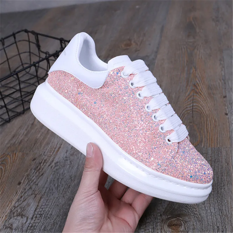 Mais novo de alta qualidade couro sapatos casuais mulher dedo do pе redondo rendas sapatos planos celeledad блестящая embelezado