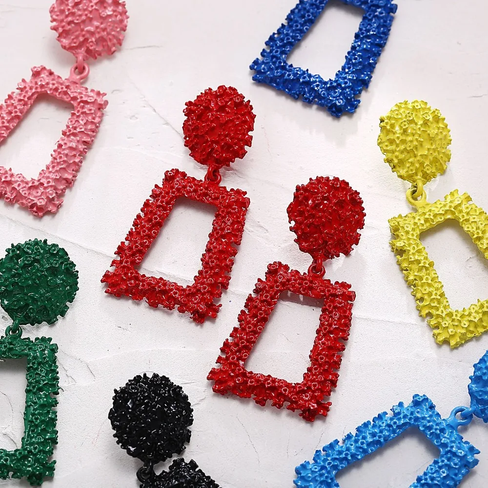 10860940858_793437558