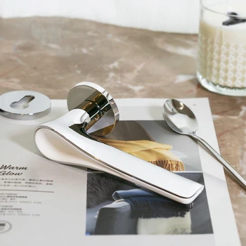 

Minimalist Zinc Alloy Door Locks for Solid Wood Interior Doors Spoon Shape Interior Bedroom Door Handle Pull Set Two Colors