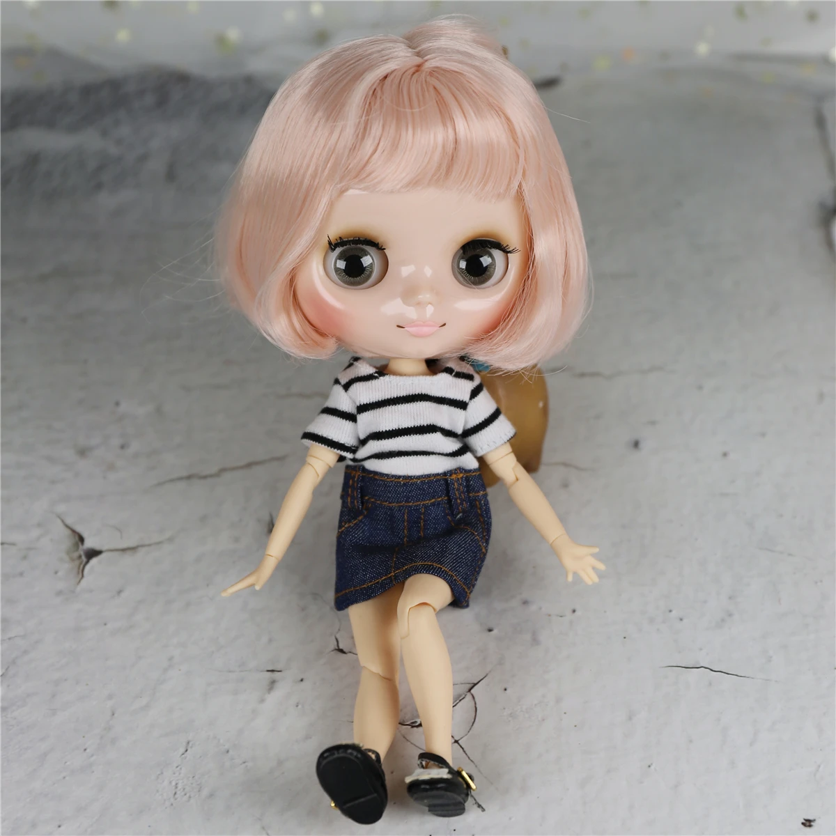 Middie Blythe Doll with Pink Hair, Tilting-Head & Custom Jointed Body 1