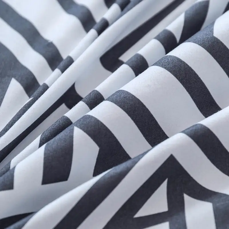 Комплект постельного белья в клетку с пододеяльником белого и серого цветов