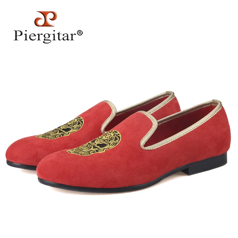 

Piergitar 2022 Red Color Handmade Skull Embroidery Men Velvet Loafer Slippers For Party And Banquet Plus Size Men's Casual Shoes