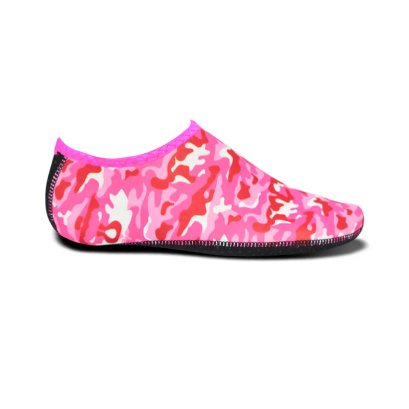 Летняя однотонная водонепроницаемая обувь для мужчин и женщин; обувь для плавания; цветная летняя пляжная обувь; пляжные кроссовки; носки; Тапочки - Цвет: Camouflage red