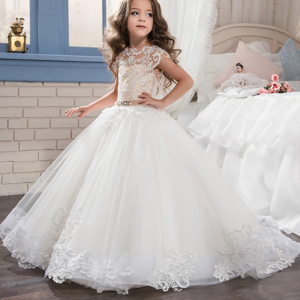 

Elegant Flower Girl Dresses Lace Applique Short Sleeve Tulle Flowers Ball Gown with Beaded Sash First Communion Gowns