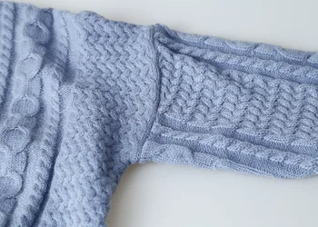 

2020 women Dense weave pattern hemp pattern V-neck long sleeve sweater women winter Korean women's sweater