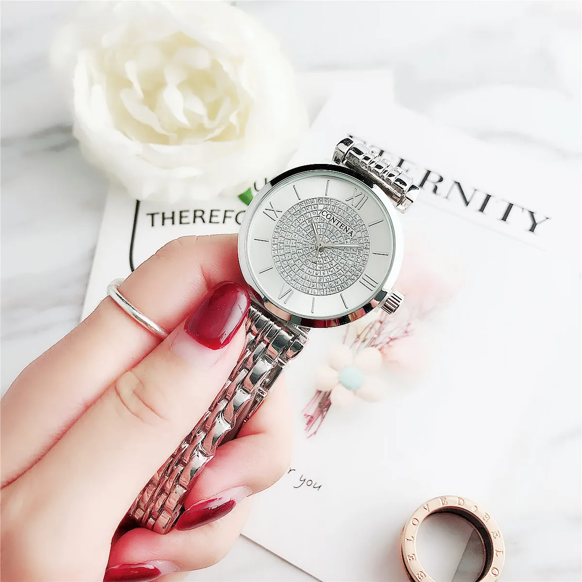 

7322Z Wish new fashion, unique personality, simple bar bear, movable, colorful steel band, Ladies Watch