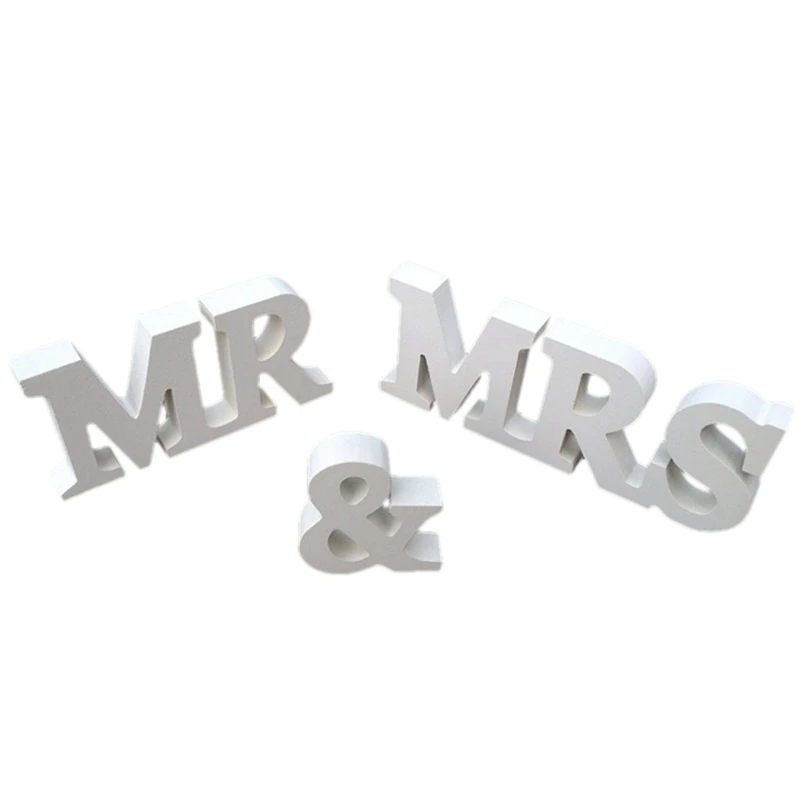 

Prochive wedding table deco letters in raw wood MR & MRS
