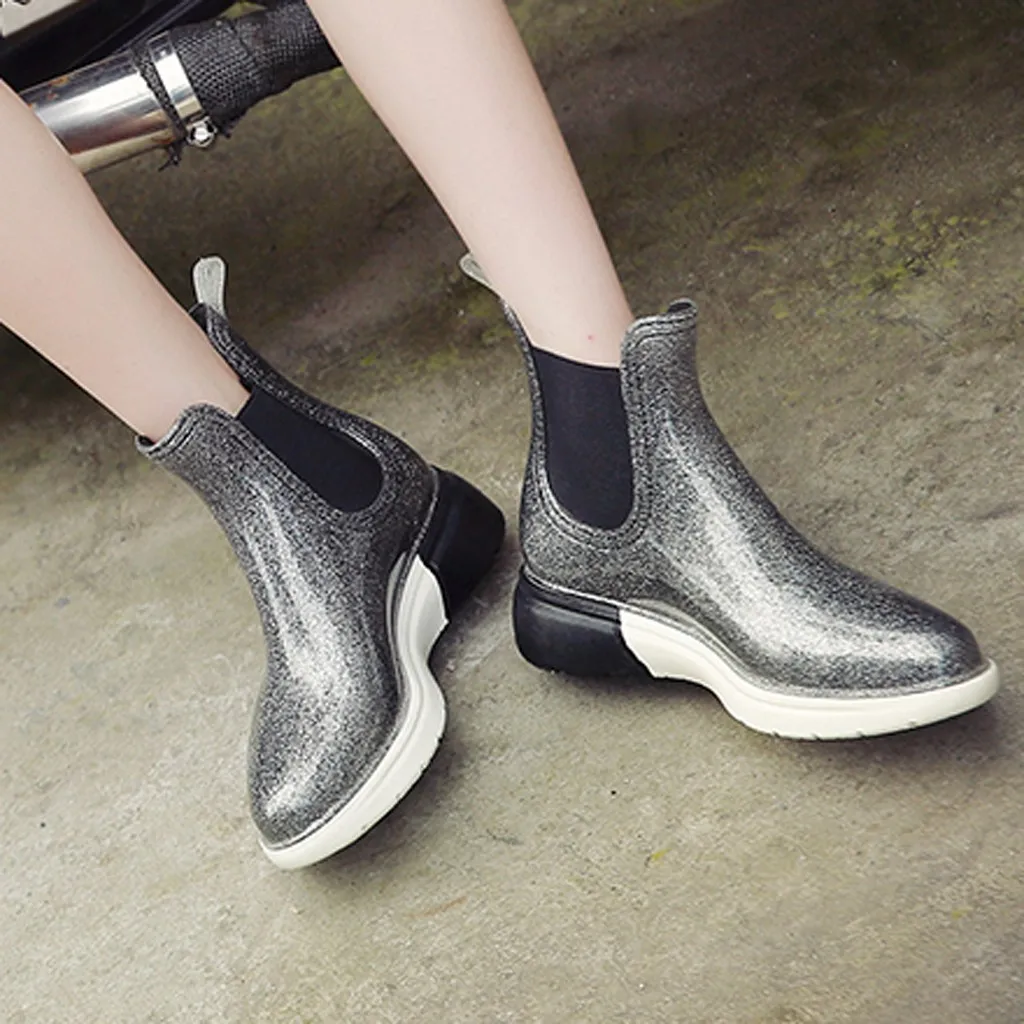 Short Rain Boots for Women Fashion Slip-On Flashing Waterproof booties European Ladies shoes ботинки женские зимние new