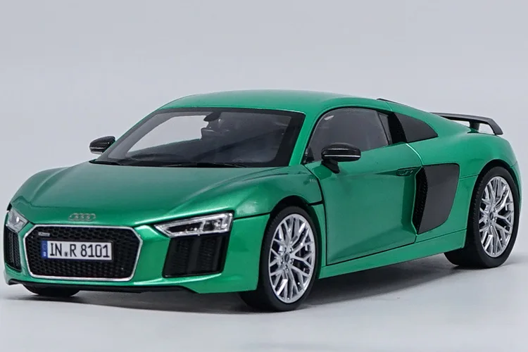 Оригинальный авторизованный оригинальный 1/18 масштаб Audi R8 V10 plus Новый литой под