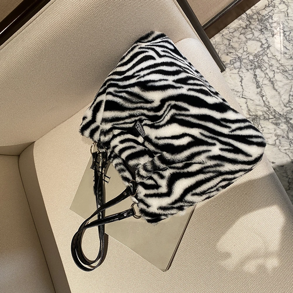 Vintage Plush Printing Women Large Capacity Shoulder Bags Fashion Zebra Cow Pattern Female Autumn Winter Casual Shoulder Handbag