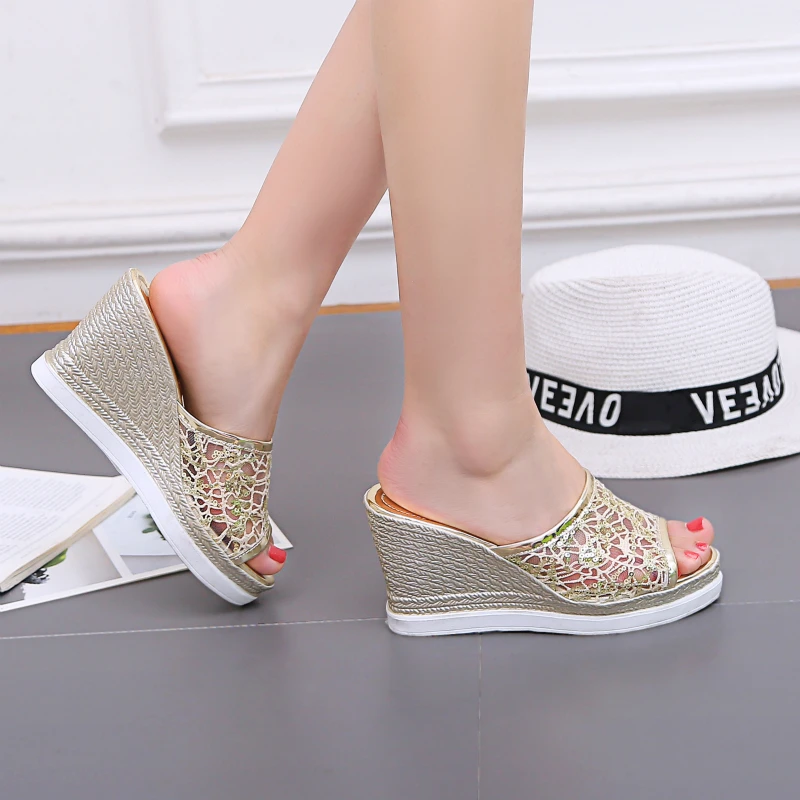 Пляжные шлепанцы на танкетке Женские летние повседневные Модные пикантные