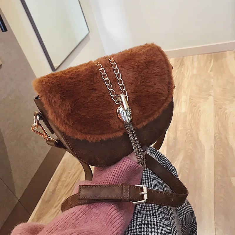 

New Arrival Textured Bag Chic2018 Autumn And Winter New Style Fashion Furry Tassel Bag Saddle Bag Plush Oblique Bag Fashion
