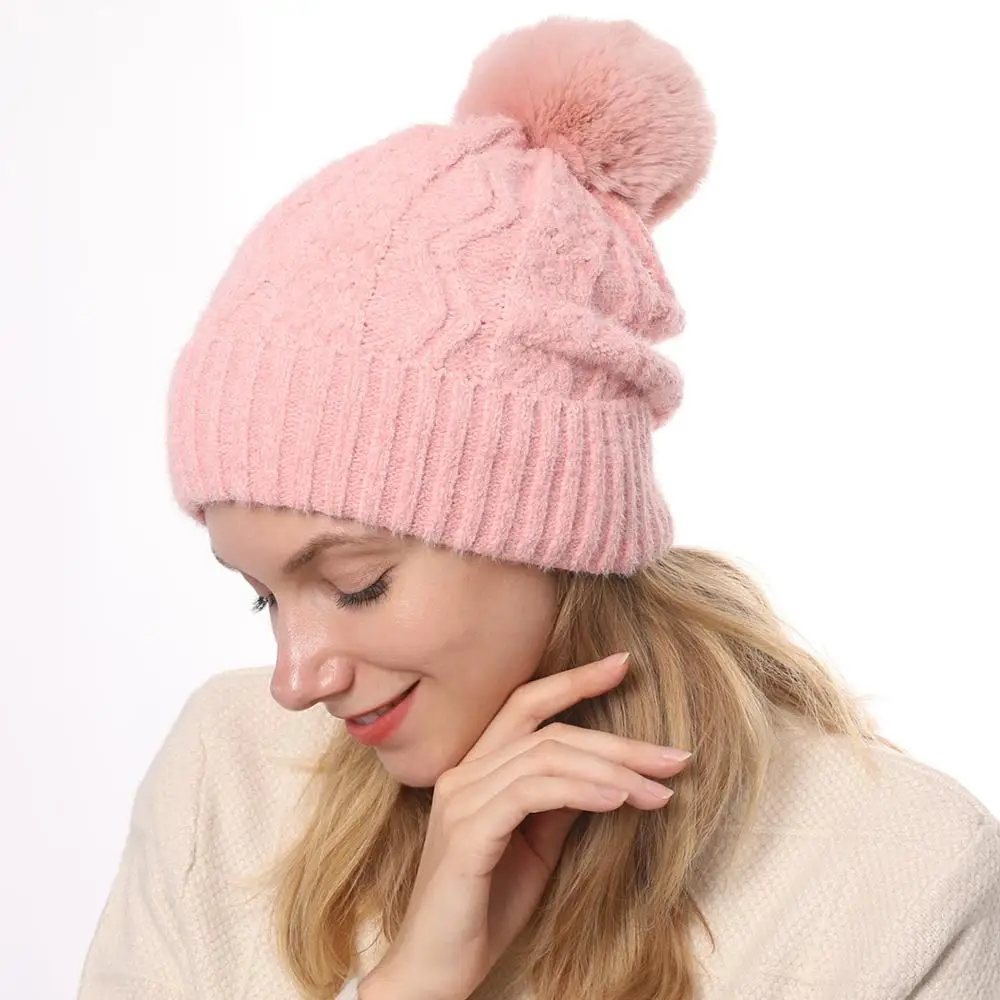 Pink Новые модные зимние шляпы для женщин, теплая меховая шапка с помпоном для девочек, пуховые головные уборы, одноцветные ворсовые повседневные наушники, шапочка - Color: Pink