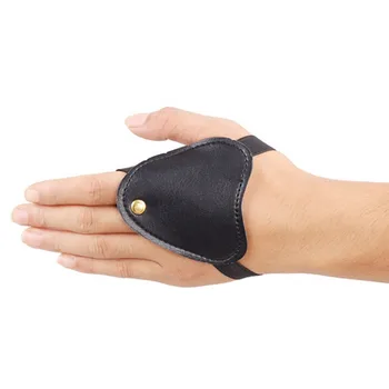 

Mini Left Hand Guard Finger Guard Safety Hunting Archery Compound Recurve Bow Arrow Protective Guard `1 `